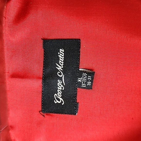 New in box Dress Shirt. George Martin with a Handkerchif and cufflinks - Picture 2 of 8